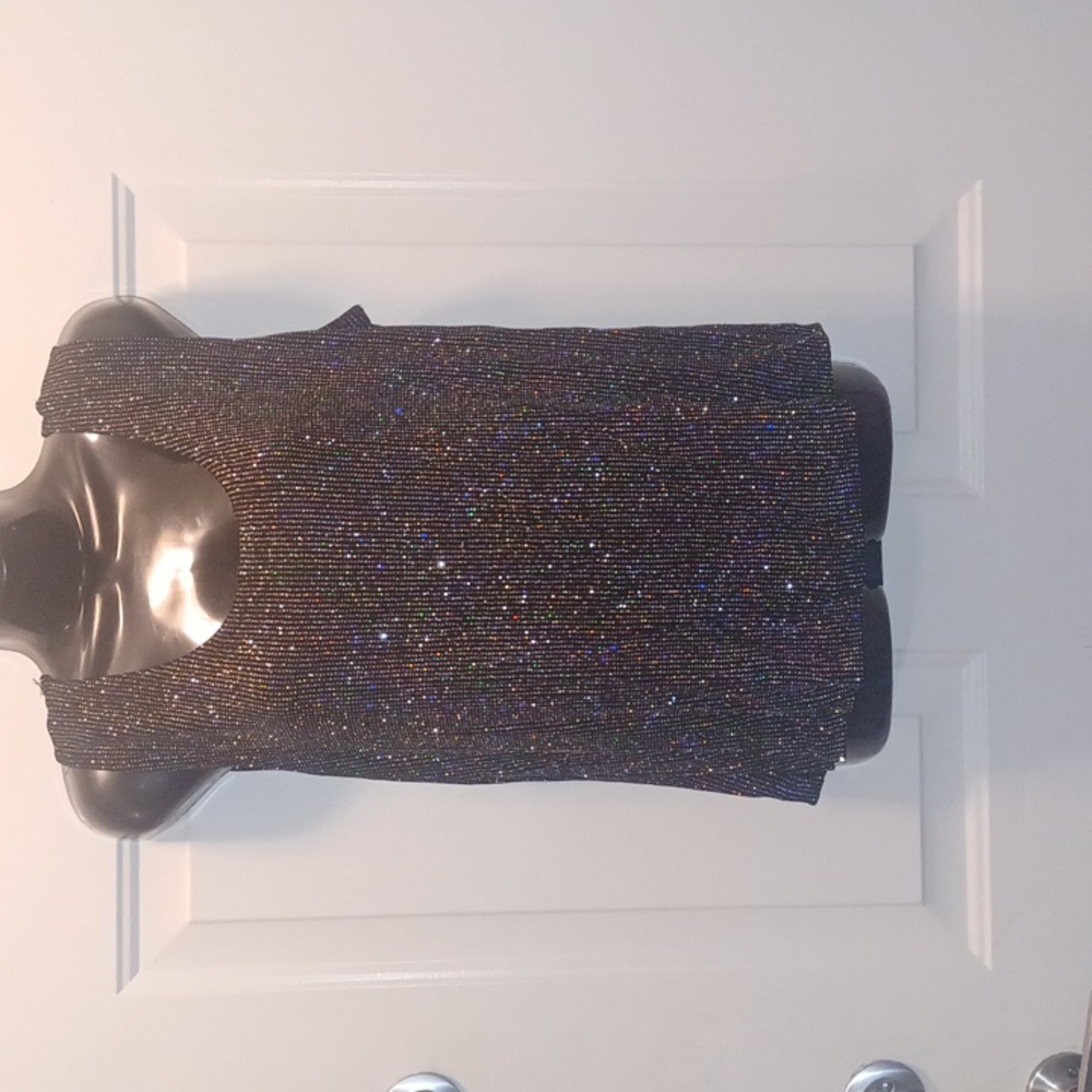 Romni Nicole Black and Silver Sparkle Top, Size Small - Picture 2 of 7